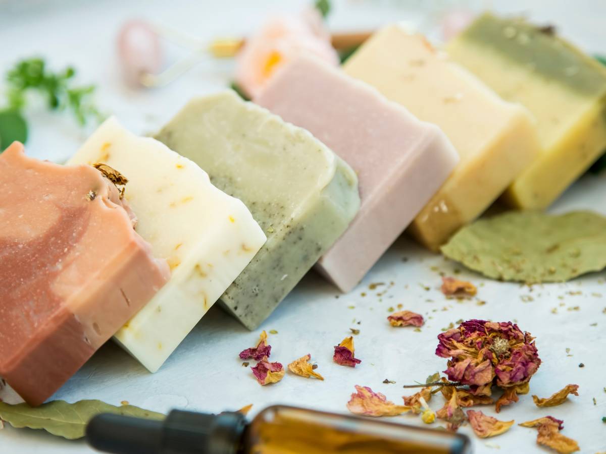 Mydło rzemieślnicze. Obrazek w artykule Skład mydła. Co kryje się w mydłach do mycia?